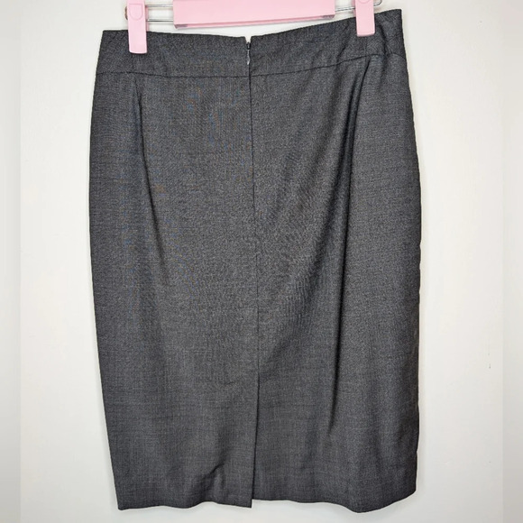Ann Taylor Grey Pencil Skirt  Office/Work Woman Size 0 - Picture 2 of 8